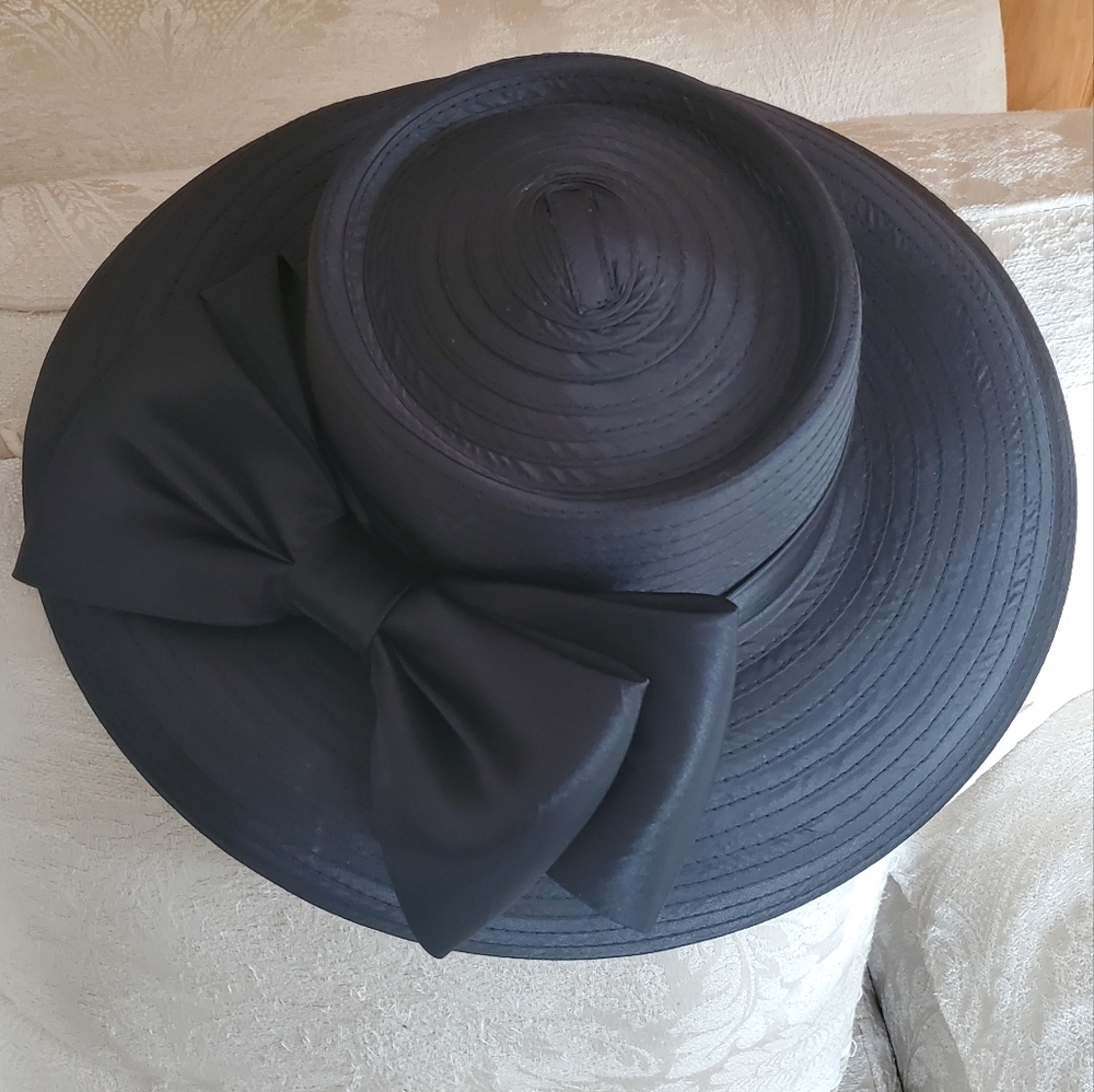 Kentucky Derby Hat Black Excellent condition.